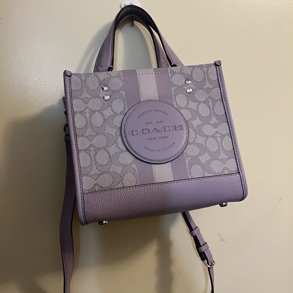 NWT Coach Dempsey Tote 22